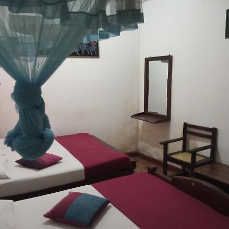 Bevary City Hotel Anuradhapura Exterior foto
