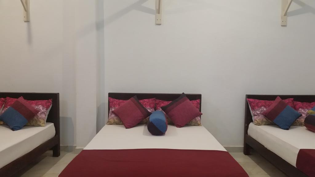 Bevary City Hotel Anuradhapura Exterior foto