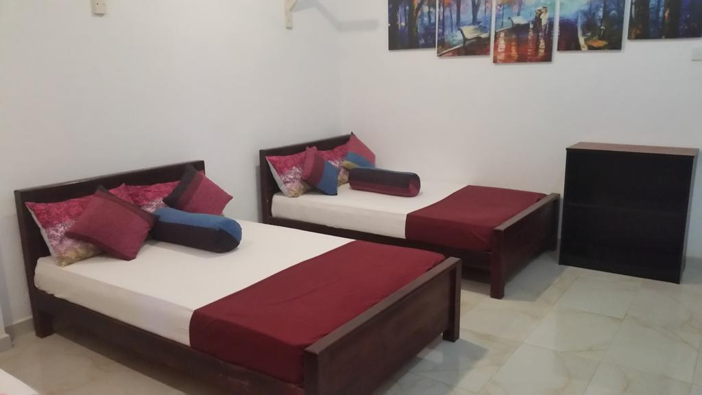 Bevary City Hotel Anuradhapura Exterior foto