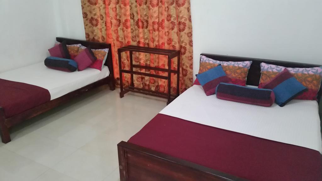 Bevary City Hotel Anuradhapura Exterior foto