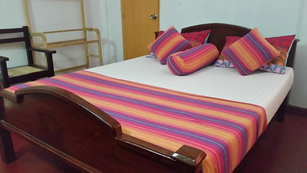 Bevary City Hotel Anuradhapura Exterior foto