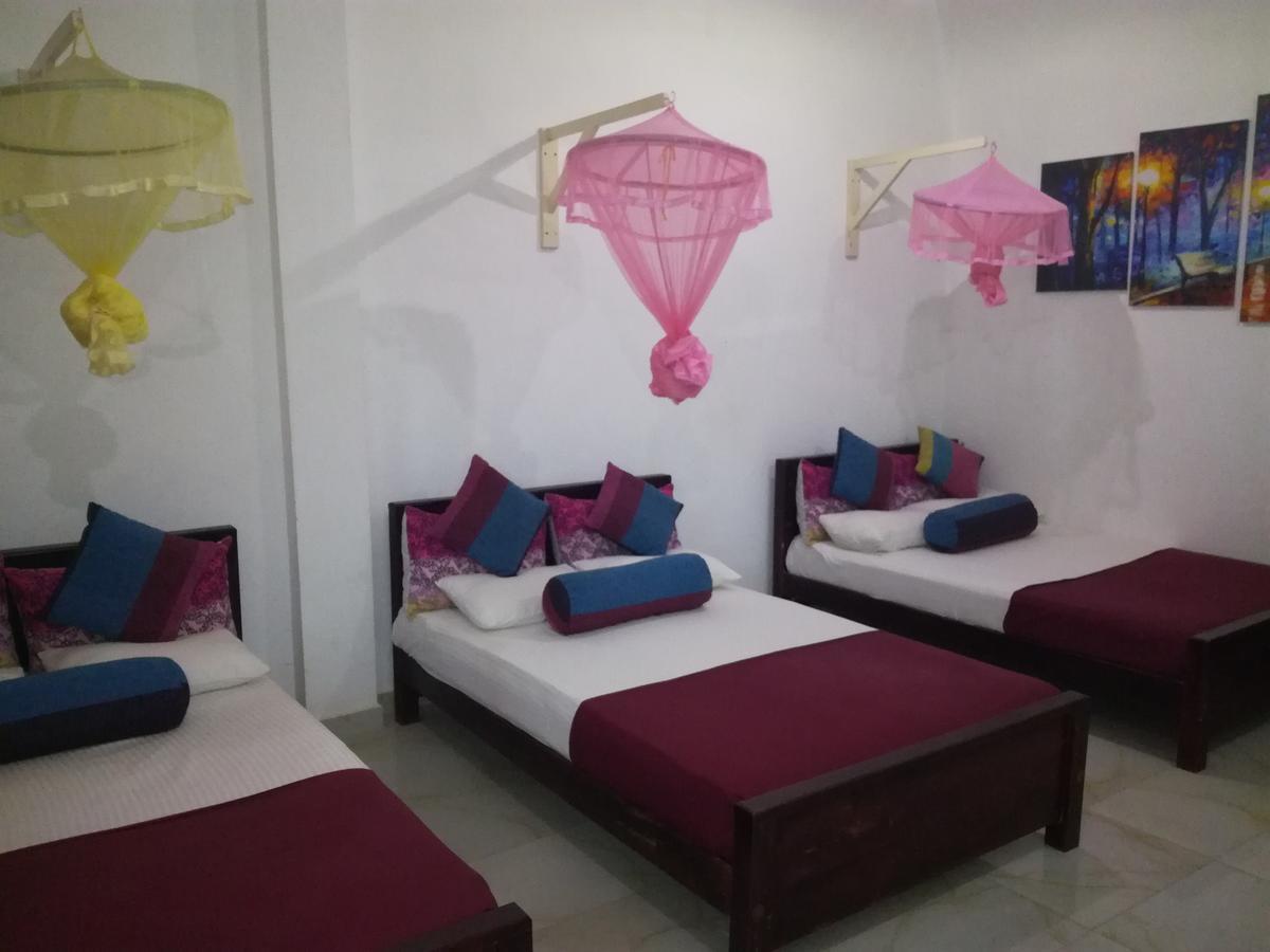 Bevary City Hotel Anuradhapura Exterior foto