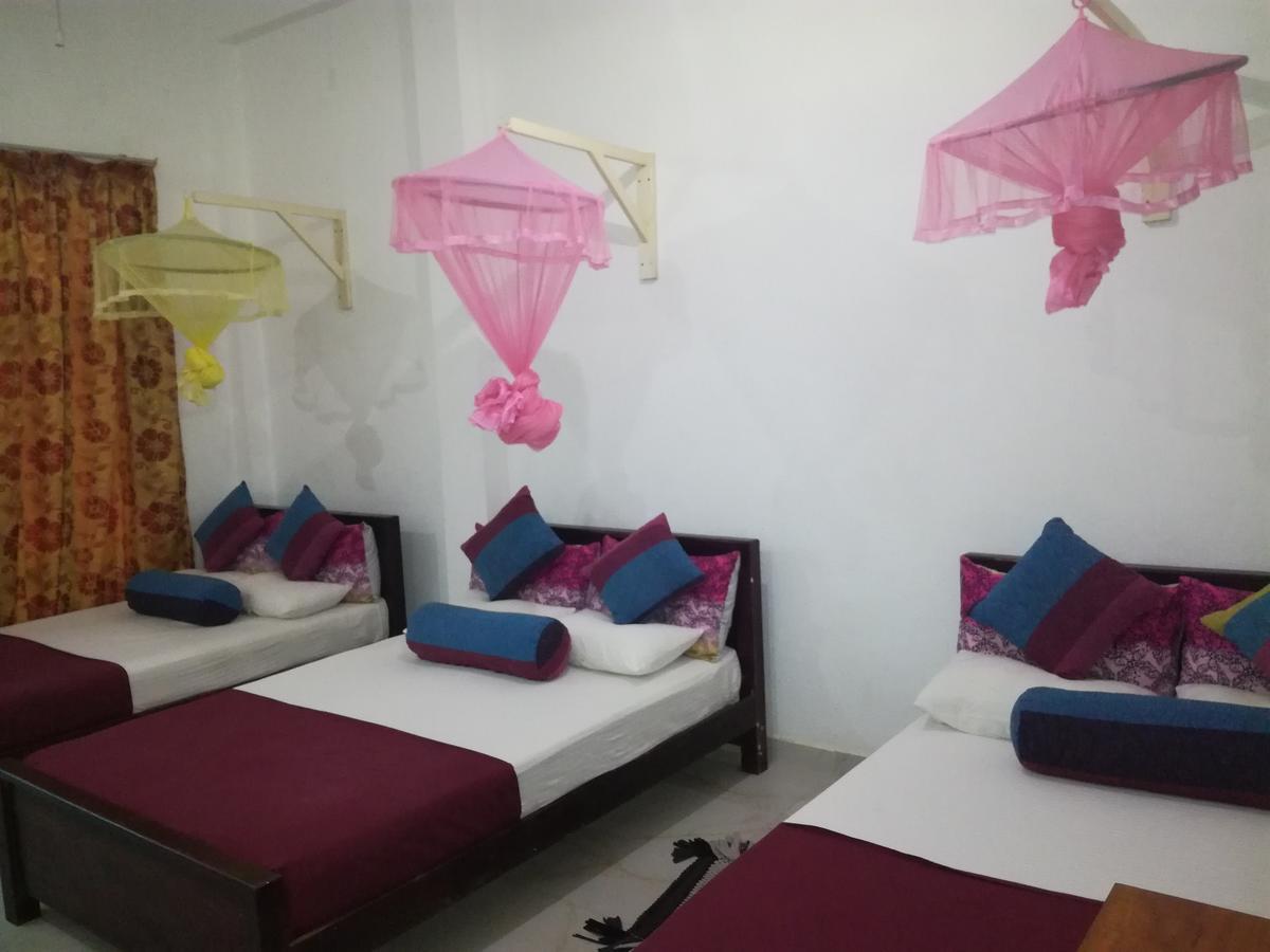 Bevary City Hotel Anuradhapura Exterior foto