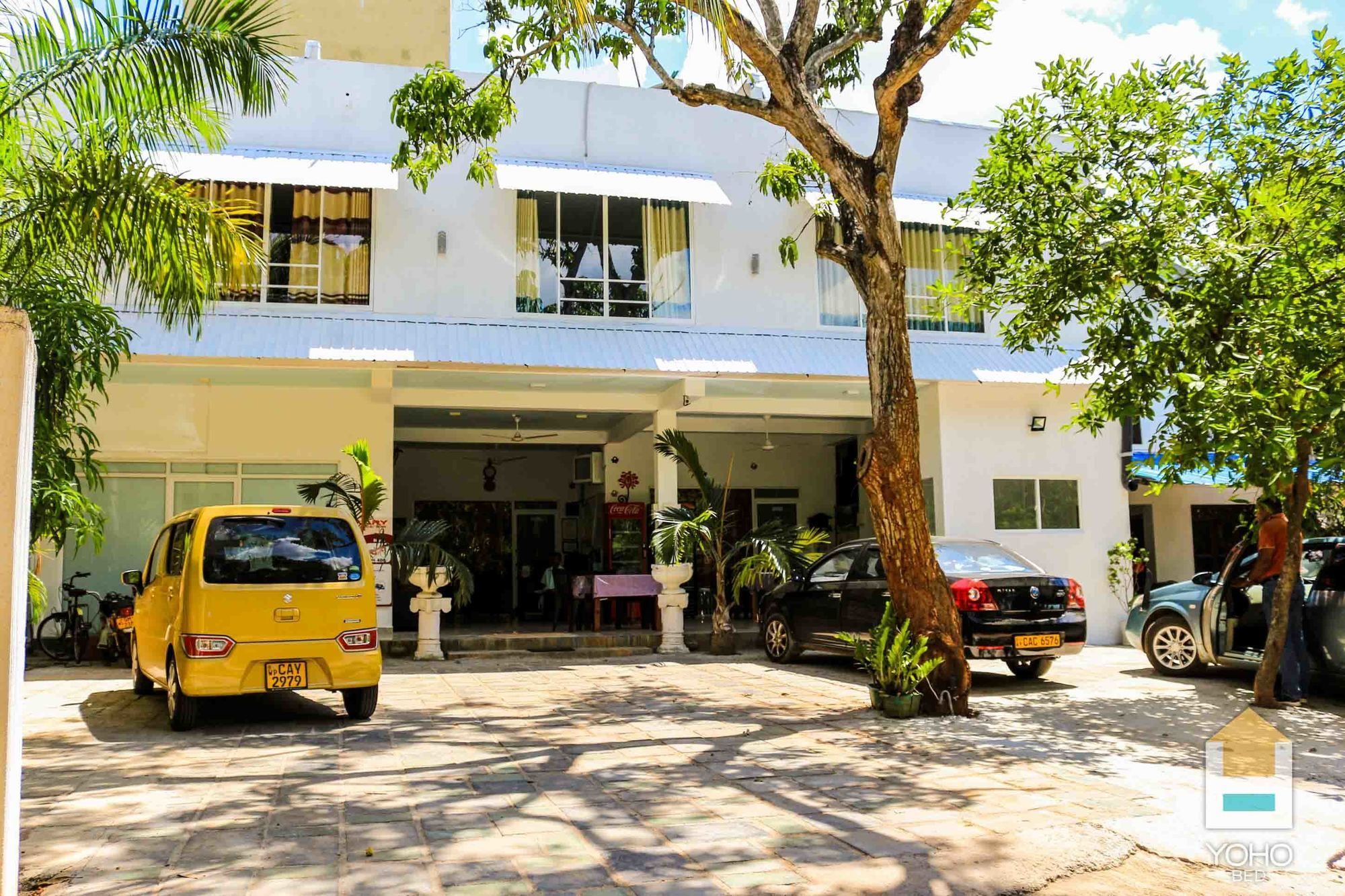 Bevary City Hotel Anuradhapura Exterior foto